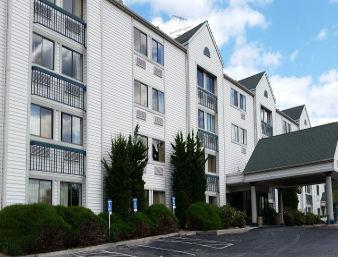 Days & By Wyndham Kansas - Chiefs Arrowhead Stadium Hotel 2*