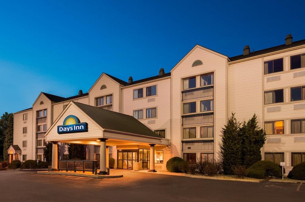 Hotel Days & By Wyndham Kansas - Chiefs Arrowhead Stadium Kansas City