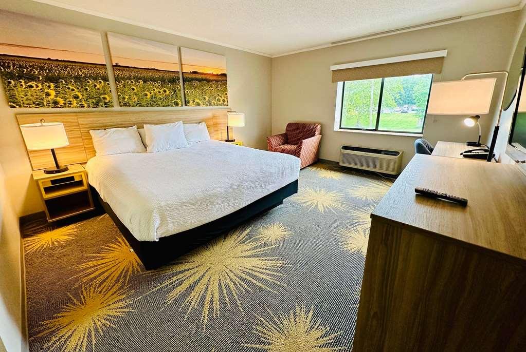 Days & By Wyndham Kansas - Chiefs Arrowhead Stadium