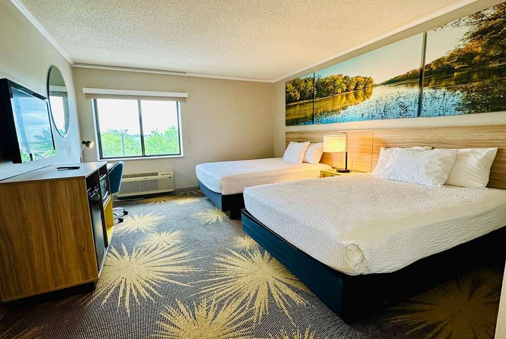 Hotel Days & By Wyndham Kansas - Chiefs Arrowhead Stadium 2*