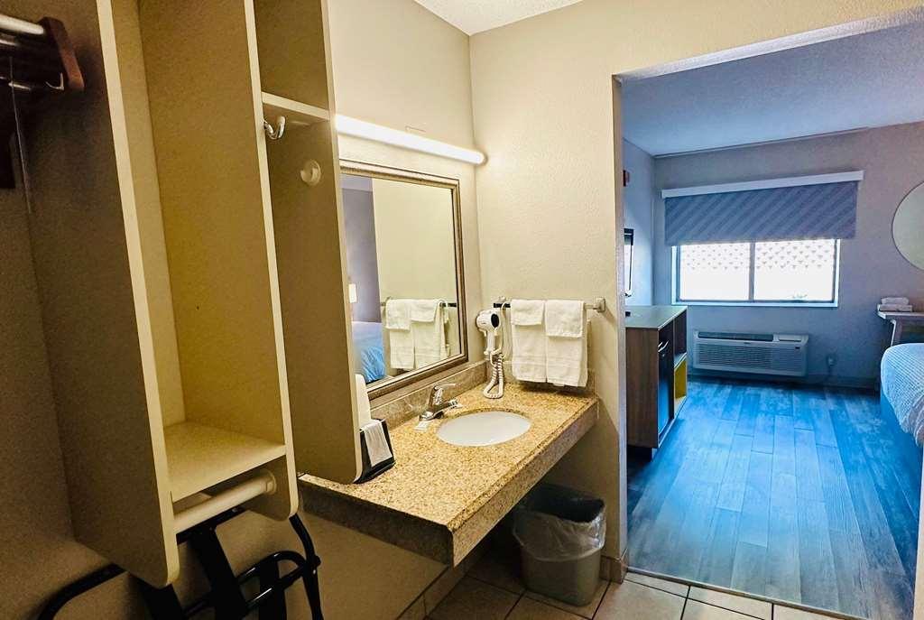 Days & By Wyndham Kansas - Chiefs Arrowhead Stadium Hotel Kansas City