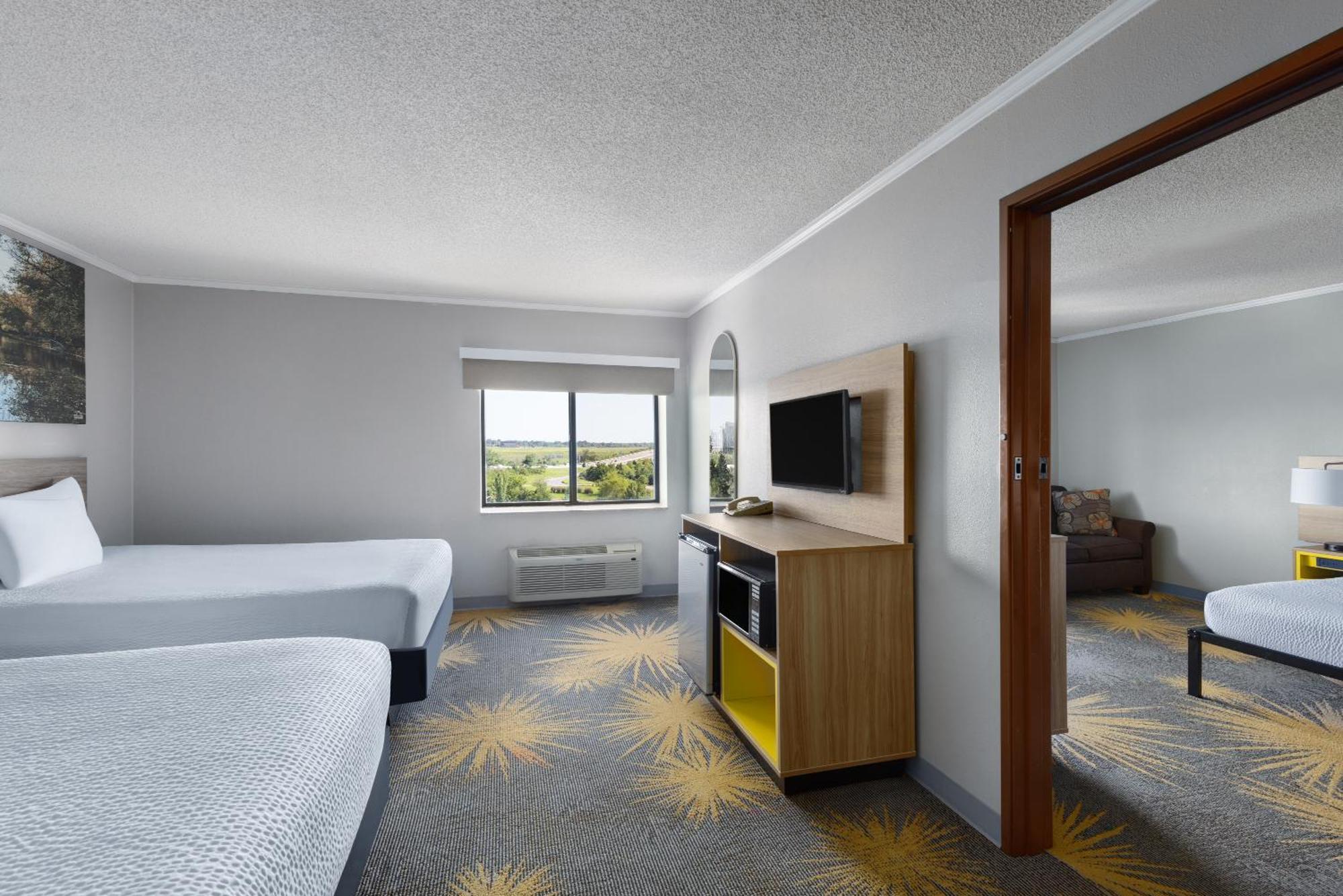 Days & By Wyndham Kansas - Chiefs Arrowhead Stadium Hotel 2*