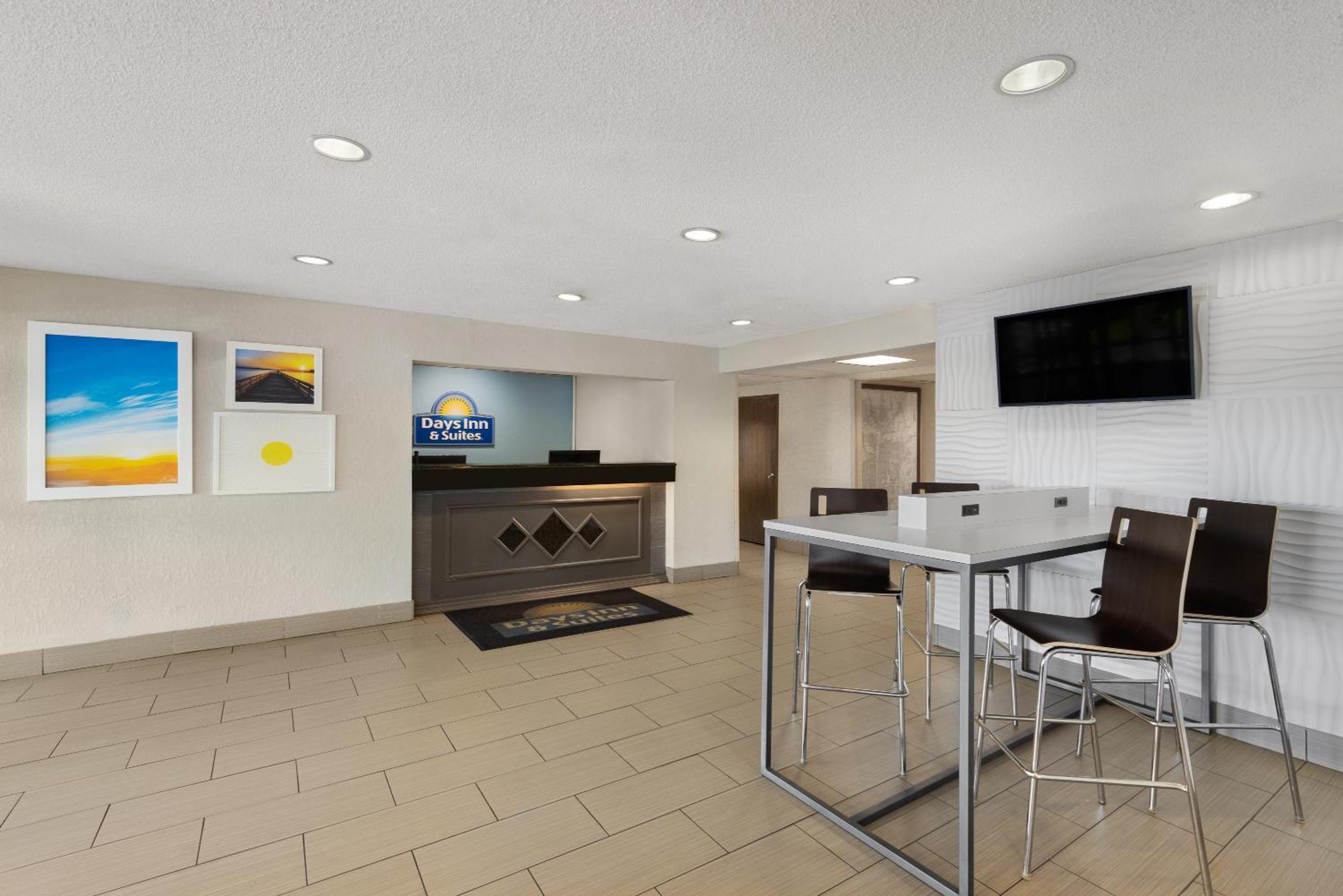 Days & By Wyndham Kansas - Chiefs Arrowhead Stadium Hotel Kansas City