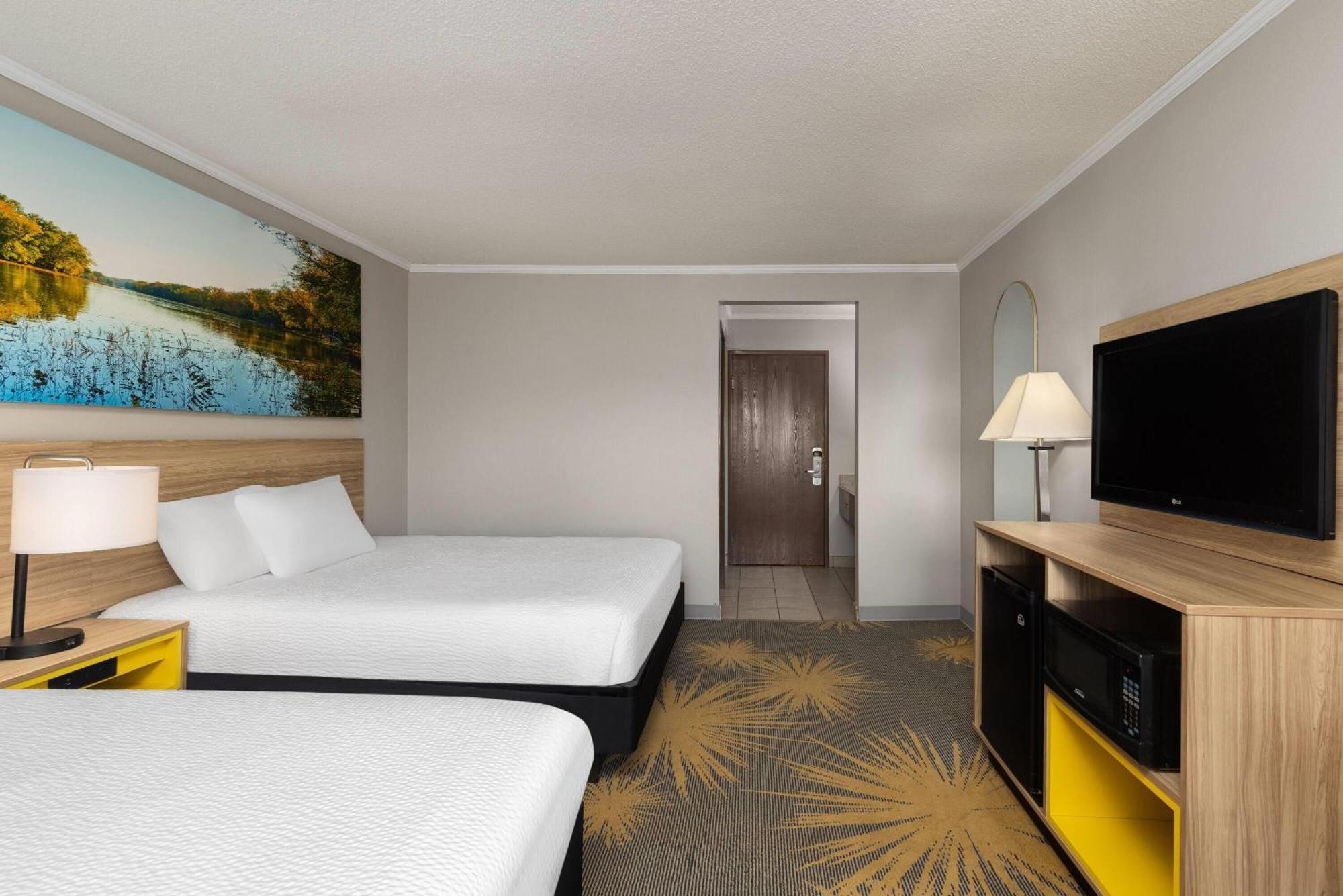 Hotel Days & By Wyndham Kansas - Chiefs Arrowhead Stadium Kansas City