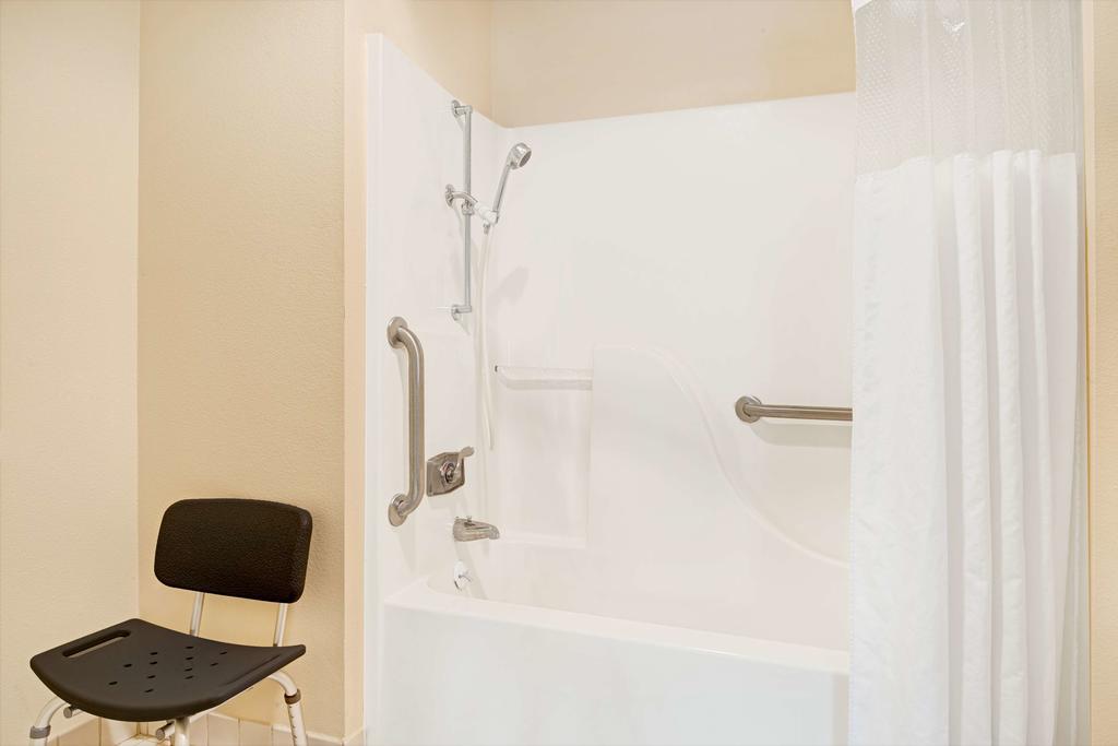 Hotel Days & By Wyndham Kansas - Chiefs Arrowhead Stadium