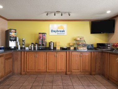Days & By Wyndham Kansas - Chiefs Arrowhead Stadium Hotel 2*