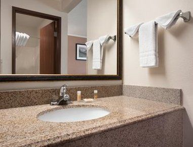 Hotel Days & By Wyndham Kansas - Chiefs Arrowhead Stadium