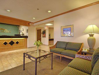 Hotel Days & By Wyndham Kansas - Chiefs Arrowhead Stadium Kansas City