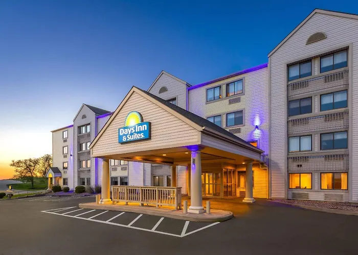 Days Inn & Suites By Wyndham Kansas City - Chiefs Arrowhead Stadium