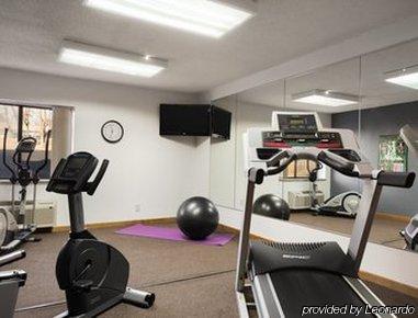 Hotel Days & By Wyndham Kansas - Royals Stadium 2*